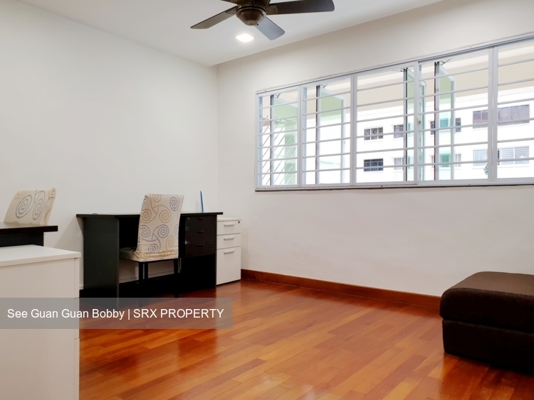 Blk 323 Jurong East Street 31 (Jurong East), HDB Executive #204484911